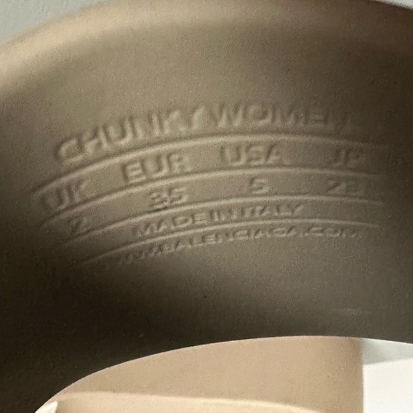 Balenciaga chunky slides- taupe - Picture 10 of 10